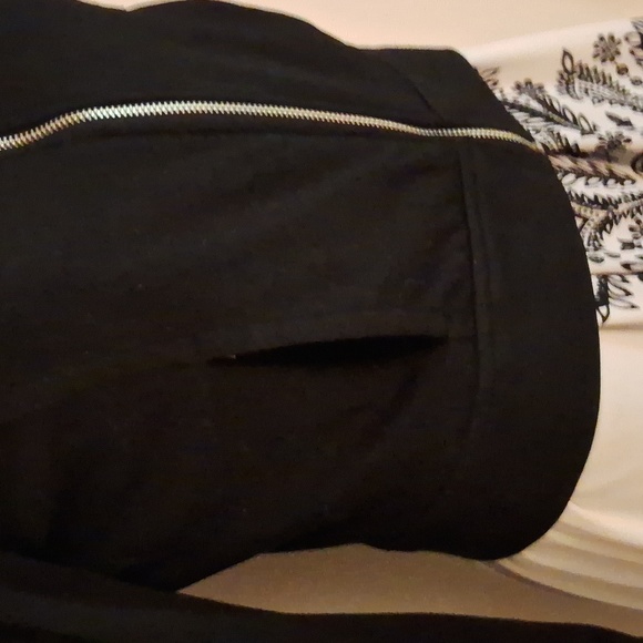 🌟 3/$30 . XOXO Black Jacket - Picture 5 of 8